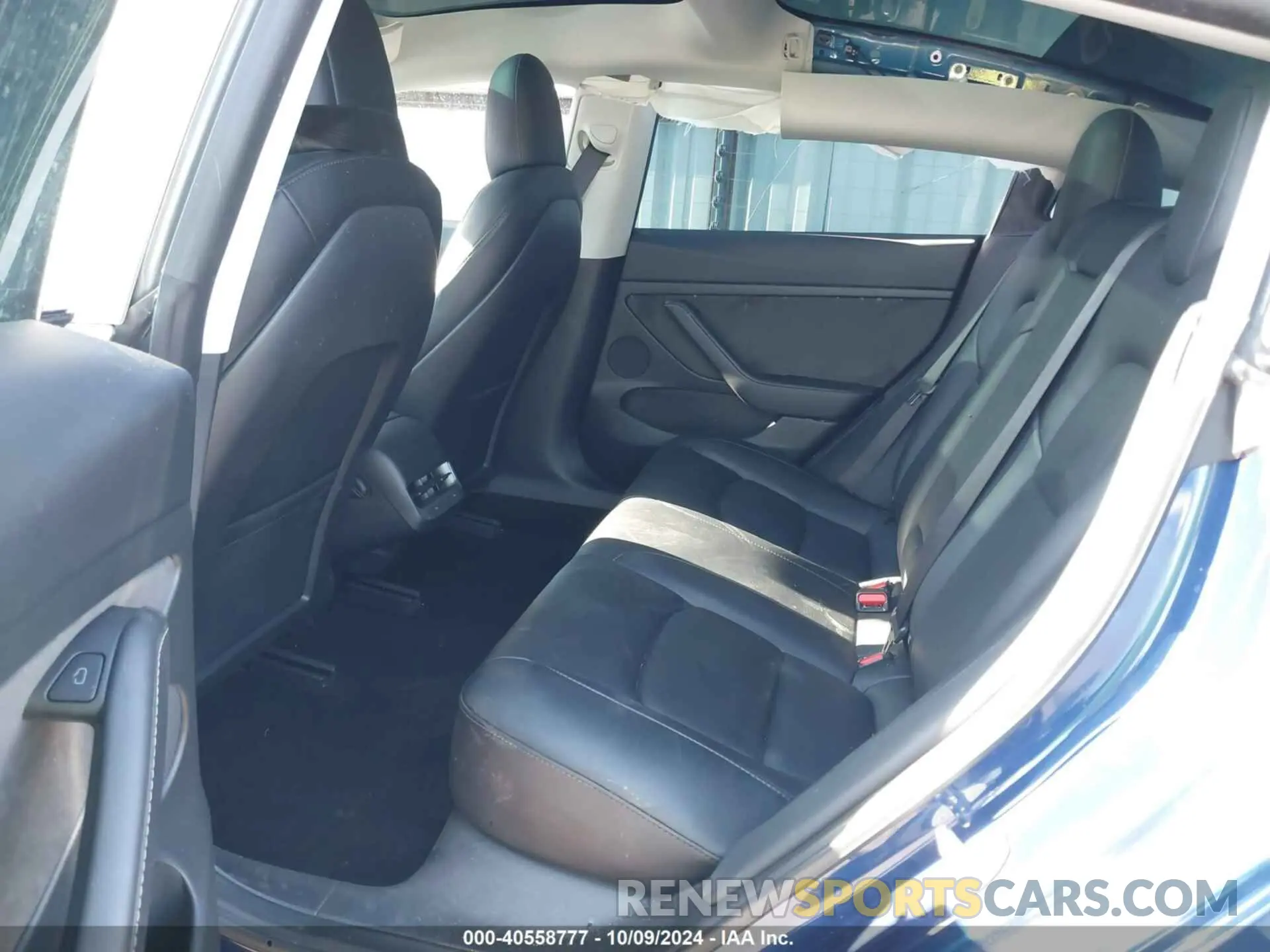 8 Photograph of a damaged car 5YJ3E1EAXNF305813 TESLA MODEL 3 2022