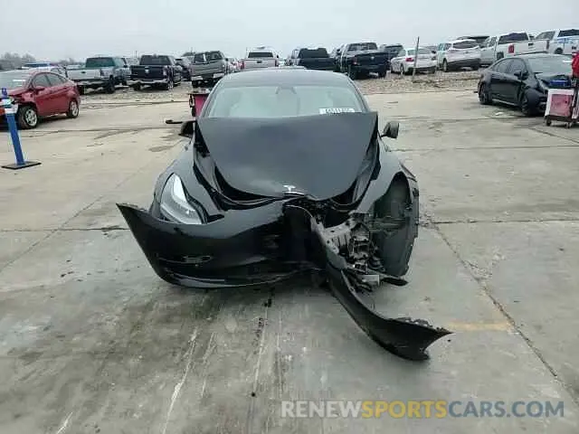 10 Photograph of a damaged car 5YJ3E1EAXNF310994 TESLA MODEL 3 2022