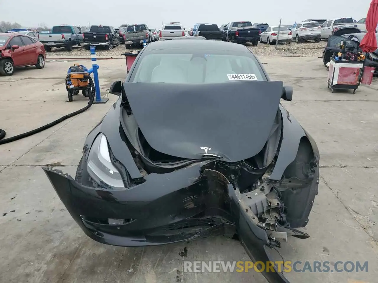 5 Photograph of a damaged car 5YJ3E1EAXNF310994 TESLA MODEL 3 2022