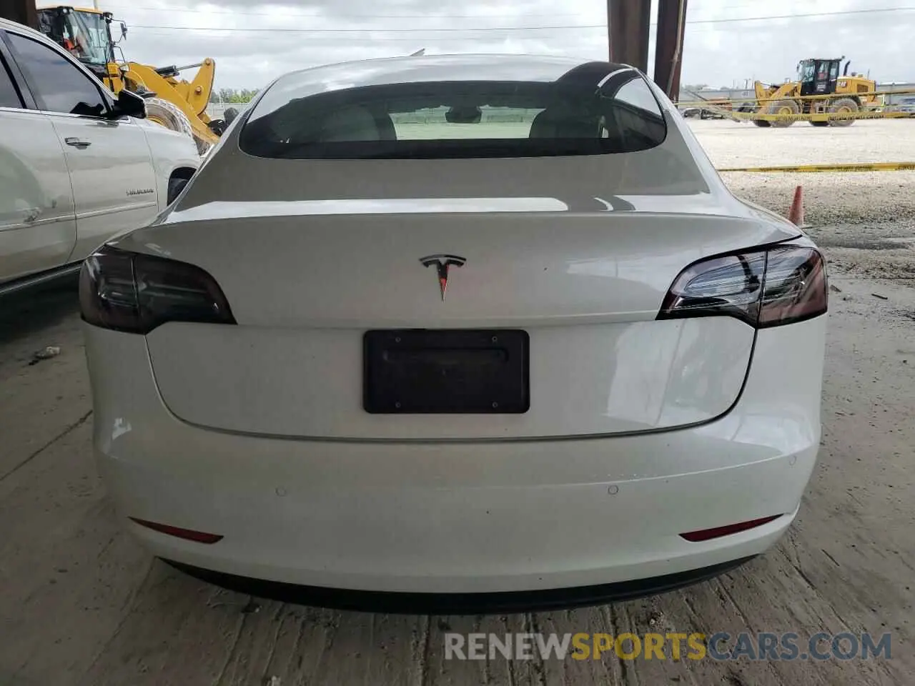 6 Photograph of a damaged car 5YJ3E1EAXNF321803 TESLA MODEL 3 2022