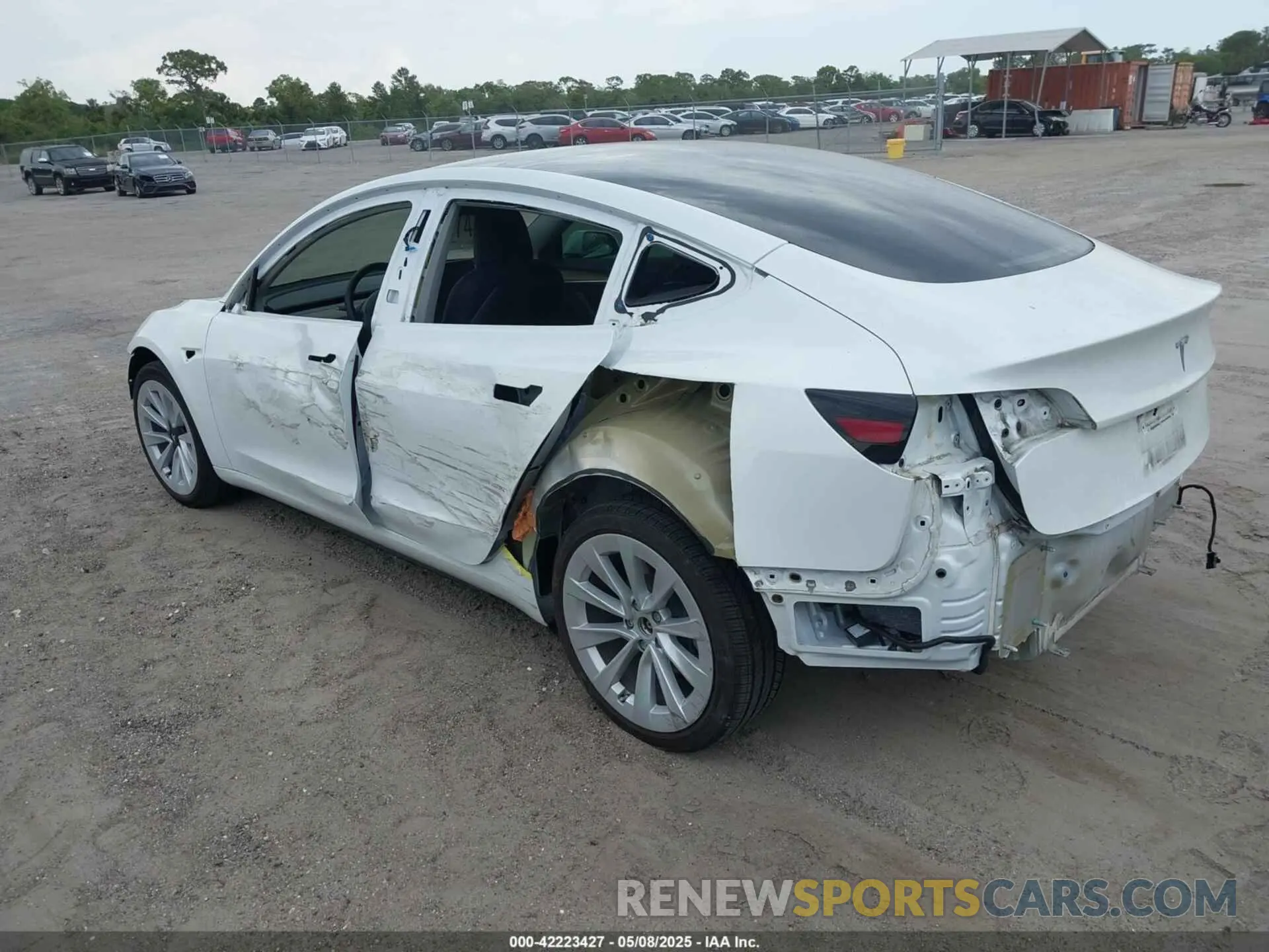 3 Photograph of a damaged car 5YJ3E1EAXNF328184 TESLA MODEL 3 2022
