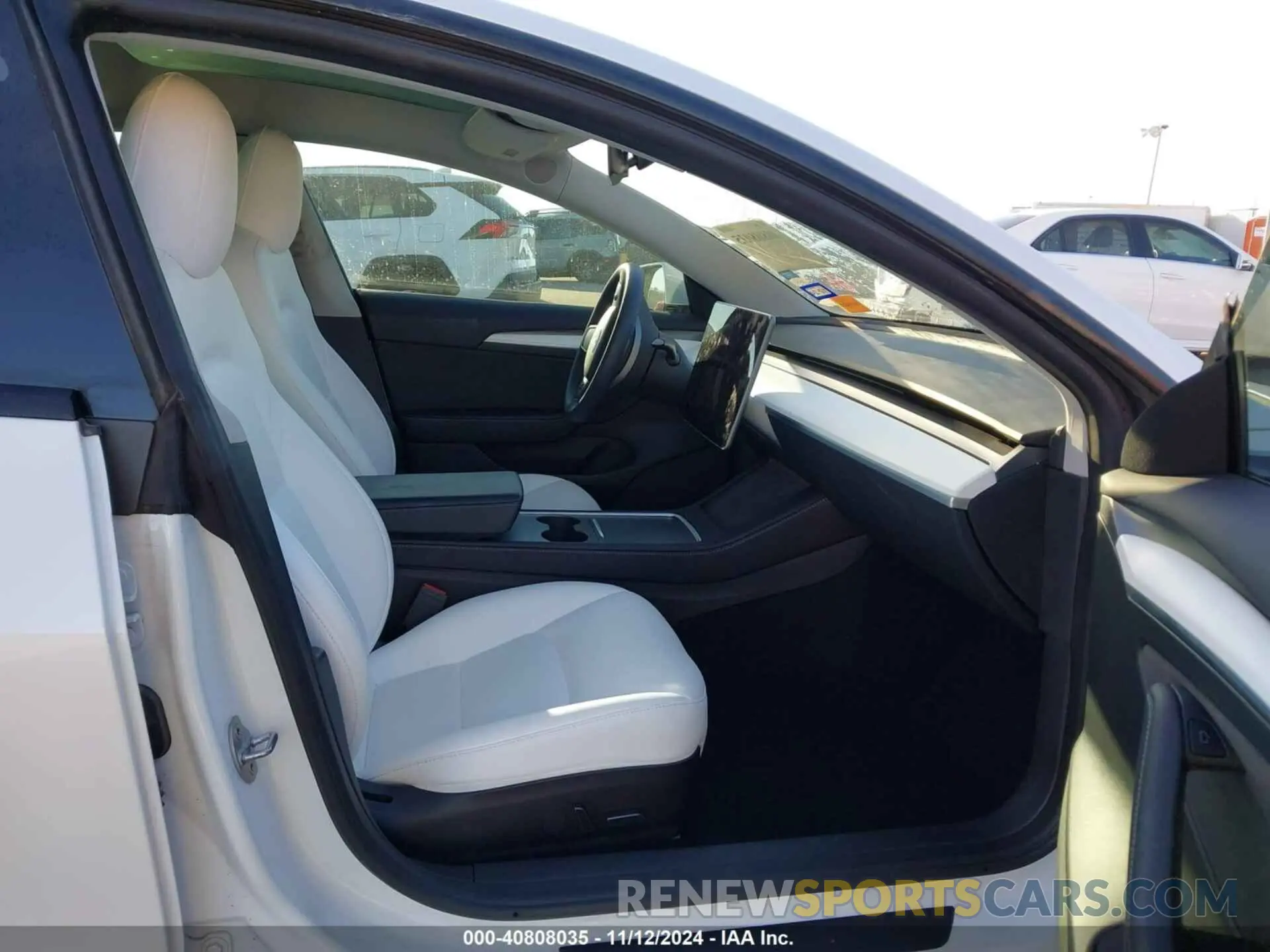 5 Photograph of a damaged car 5YJ3E1EAXNF330727 TESLA MODEL 3 2022