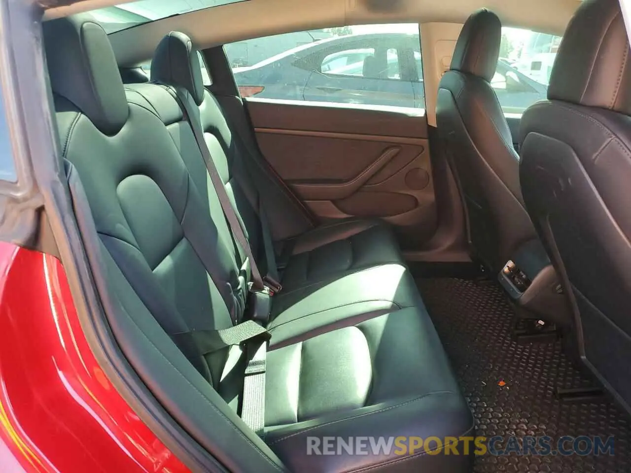 10 Photograph of a damaged car 5YJ3E1EAXNF339959 TESLA MODEL 3 2022