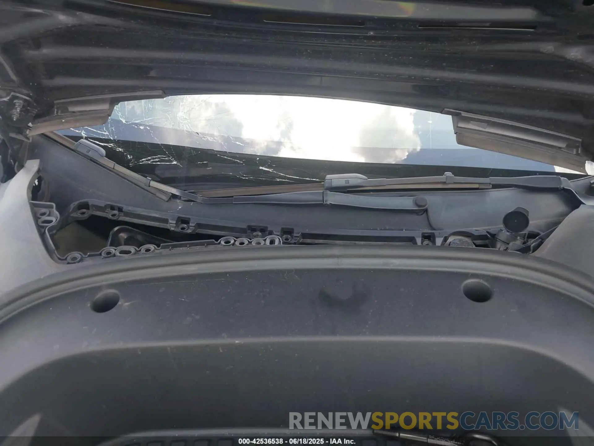 10 Photograph of a damaged car 5YJ3E1EAXNF343350 TESLA MODEL 3 2022
