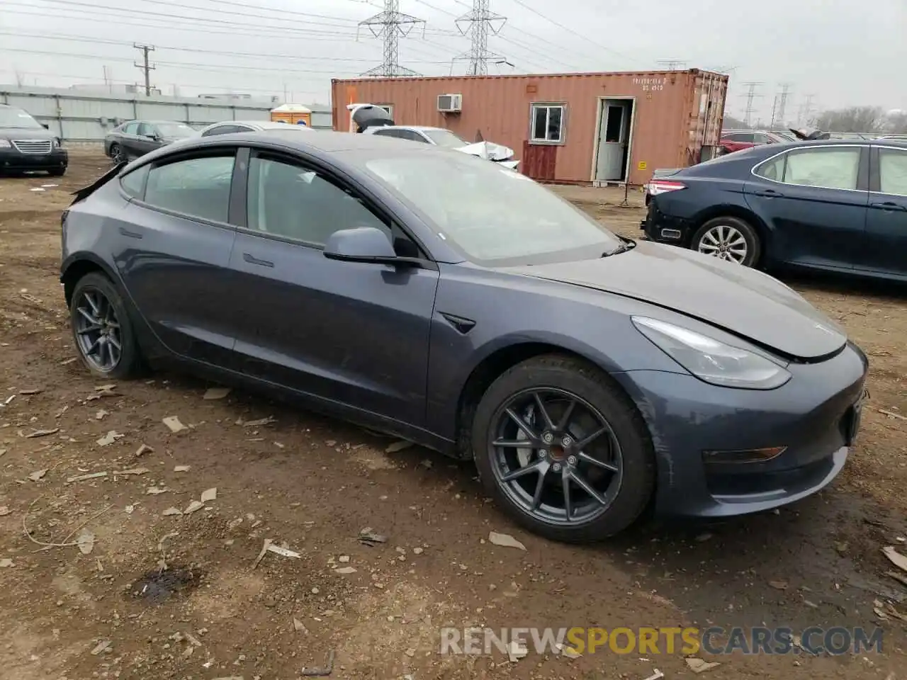 4 Photograph of a damaged car 5YJ3E1EAXNF368572 TESLA MODEL 3 2022