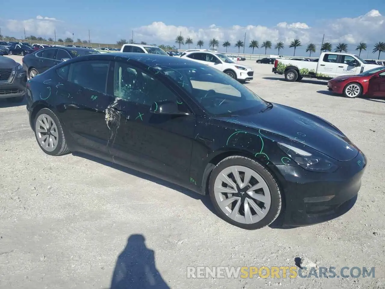 4 Photograph of a damaged car 5YJ3E1EAXNF369334 TESLA MODEL 3 2022