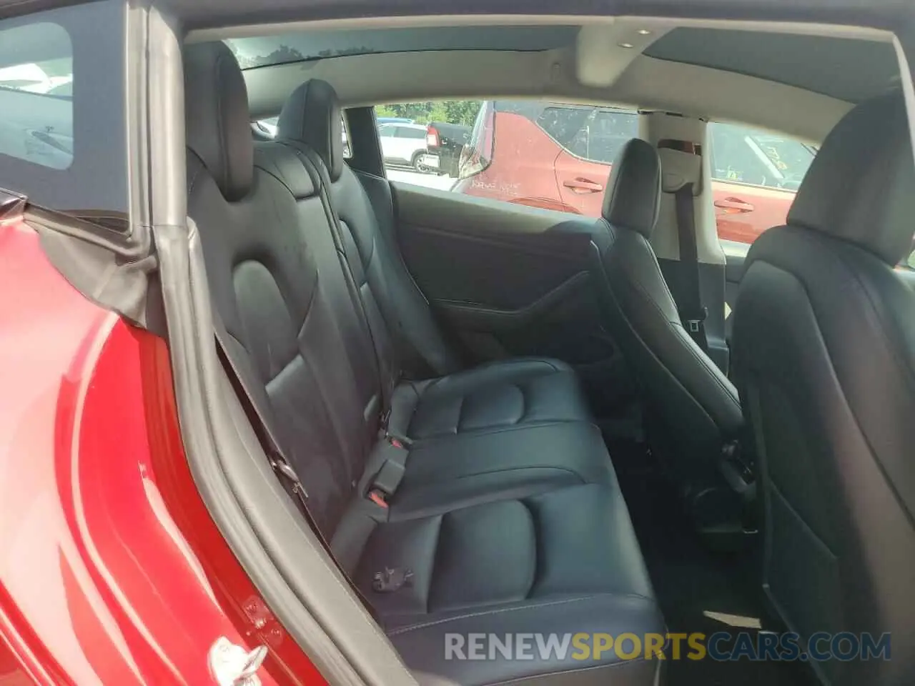 10 Photograph of a damaged car 5YJ3E1EAXNF369821 TESLA MODEL 3 2022