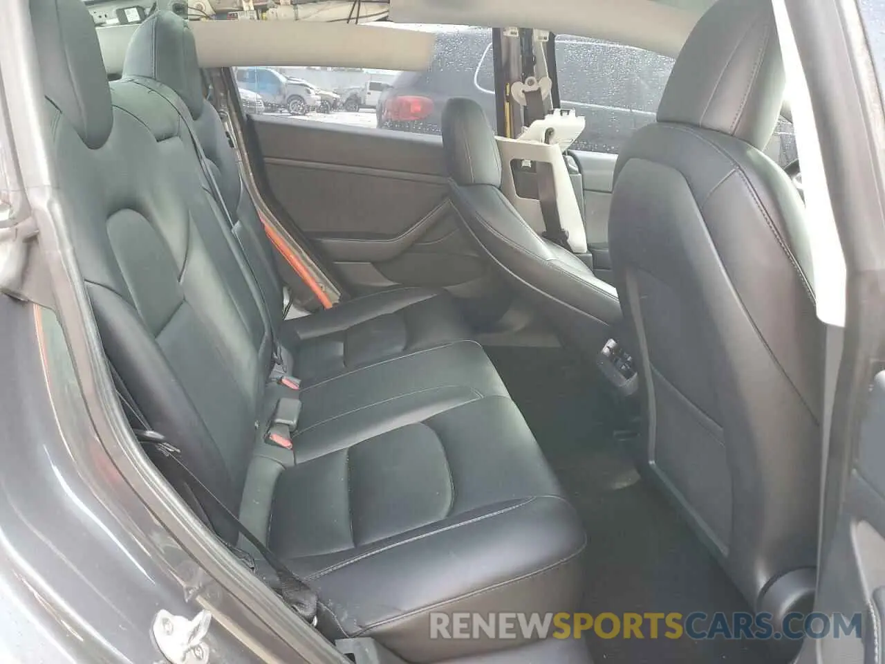 10 Photograph of a damaged car 5YJ3E1EAXNF370032 TESLA MODEL 3 2022
