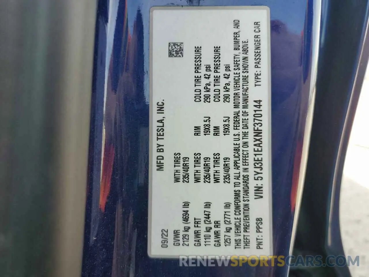 12 Photograph of a damaged car 5YJ3E1EAXNF370144 TESLA MODEL 3 2022