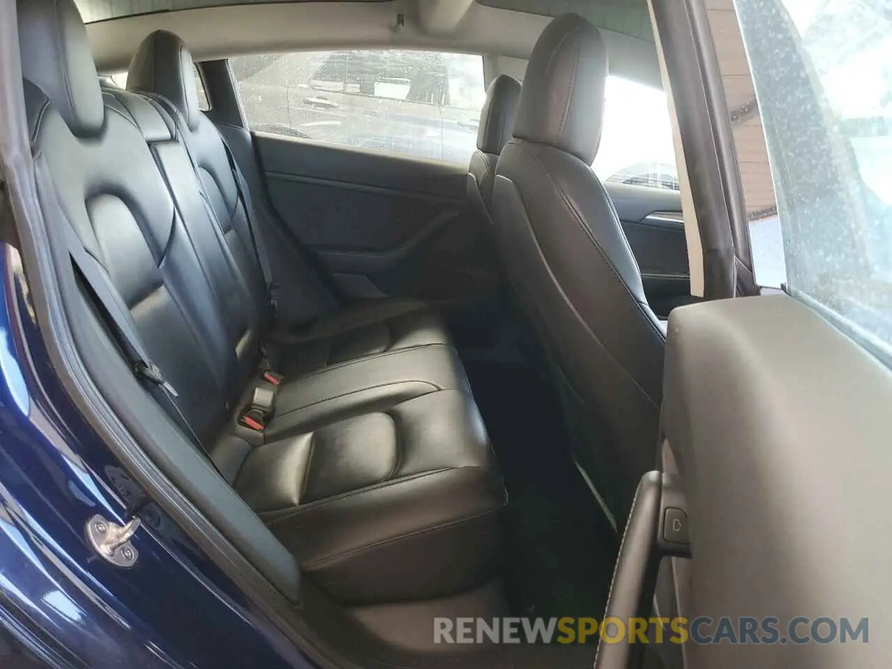 10 Photograph of a damaged car 5YJ3E1EAXNF370452 TESLA MODEL 3 2022