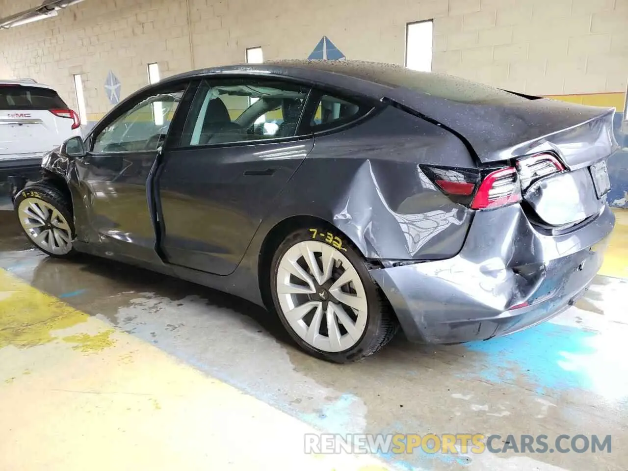 2 Photograph of a damaged car 5YJ3E1EAXNF370967 TESLA MODEL 3 2022
