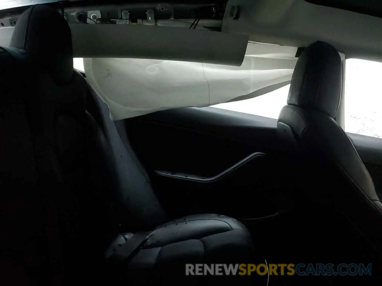 10 Photograph of a damaged car 5YJ3E1EAXNF371195 TESLA MODEL 3 2022