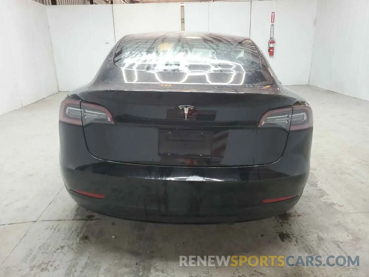 6 Photograph of a damaged car 5YJ3E1EAXNF371195 TESLA MODEL 3 2022
