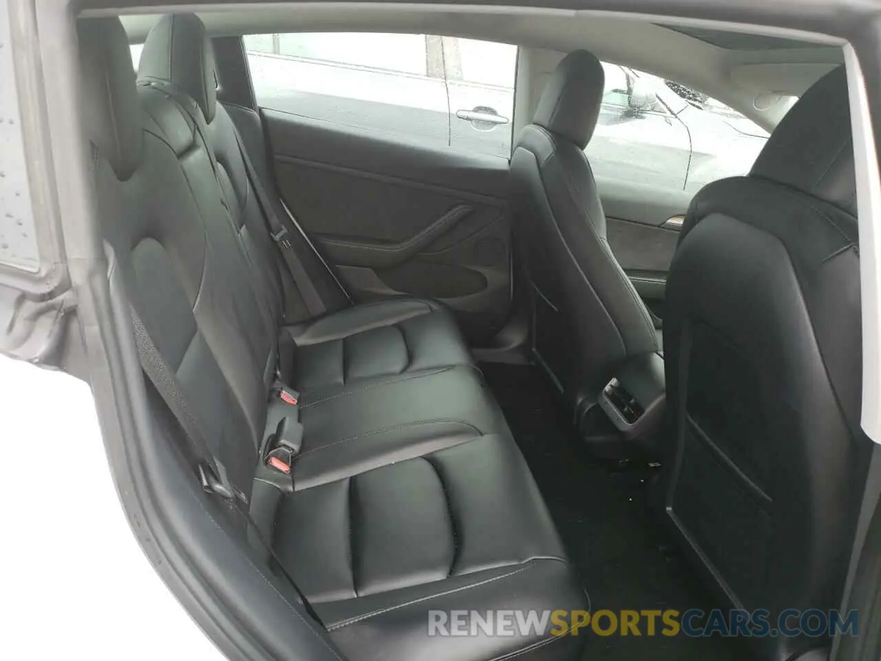 10 Photograph of a damaged car 5YJ3E1EAXNF371388 TESLA MODEL 3 2022