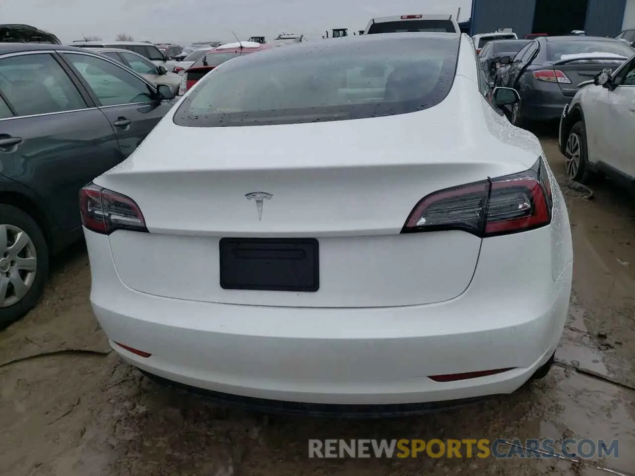 6 Photograph of a damaged car 5YJ3E1EAXNF371388 TESLA MODEL 3 2022