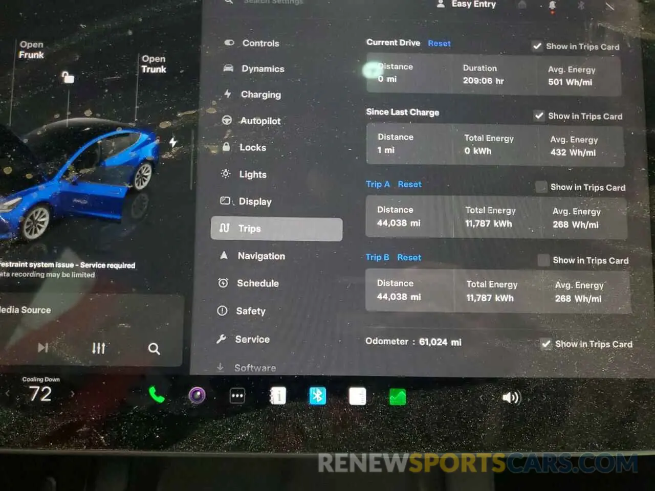 9 Photograph of a damaged car 5YJ3E1EAXNF371942 TESLA MODEL 3 2022