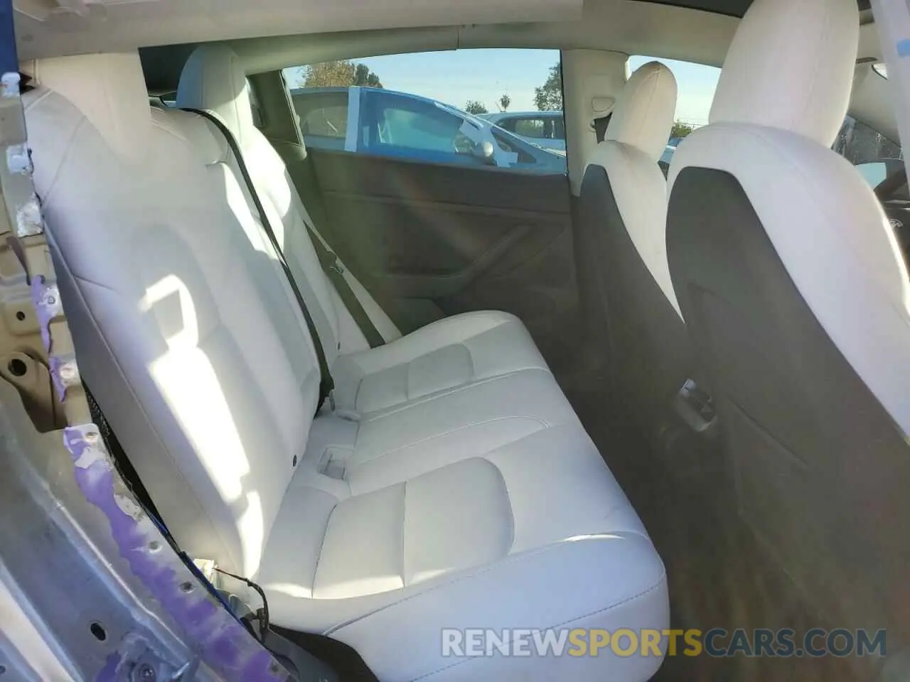 11 Photograph of a damaged car 5YJ3E1EAXNF374601 TESLA MODEL 3 2022