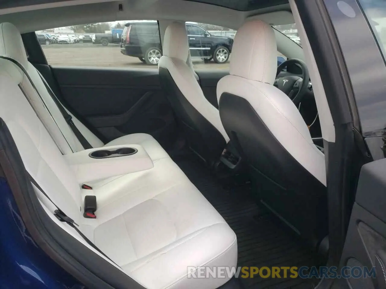 10 Photograph of a damaged car 5YJ3E1EB0NF104060 TESLA MODEL 3 2022