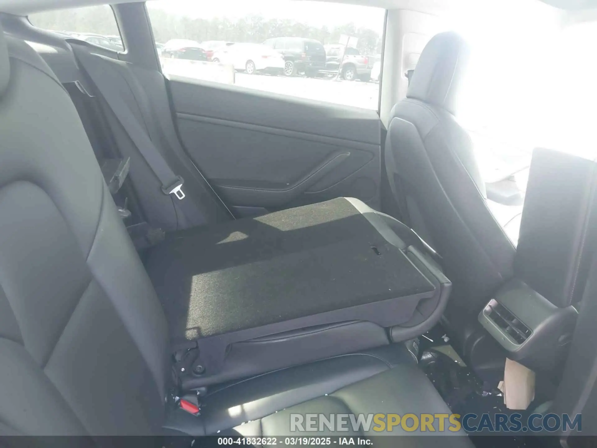 8 Photograph of a damaged car 5YJ3E1EB0NF106570 TESLA MODEL 3 2022