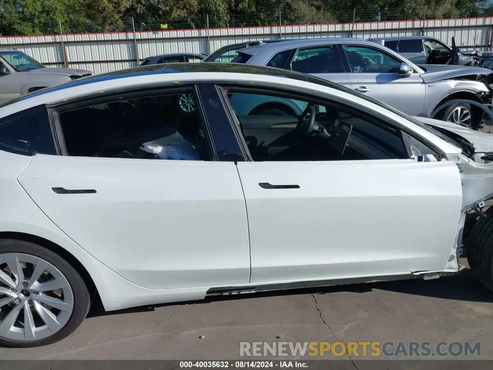 14 Photograph of a damaged car 5YJ3E1EB0NF109291 TESLA MODEL 3 2022