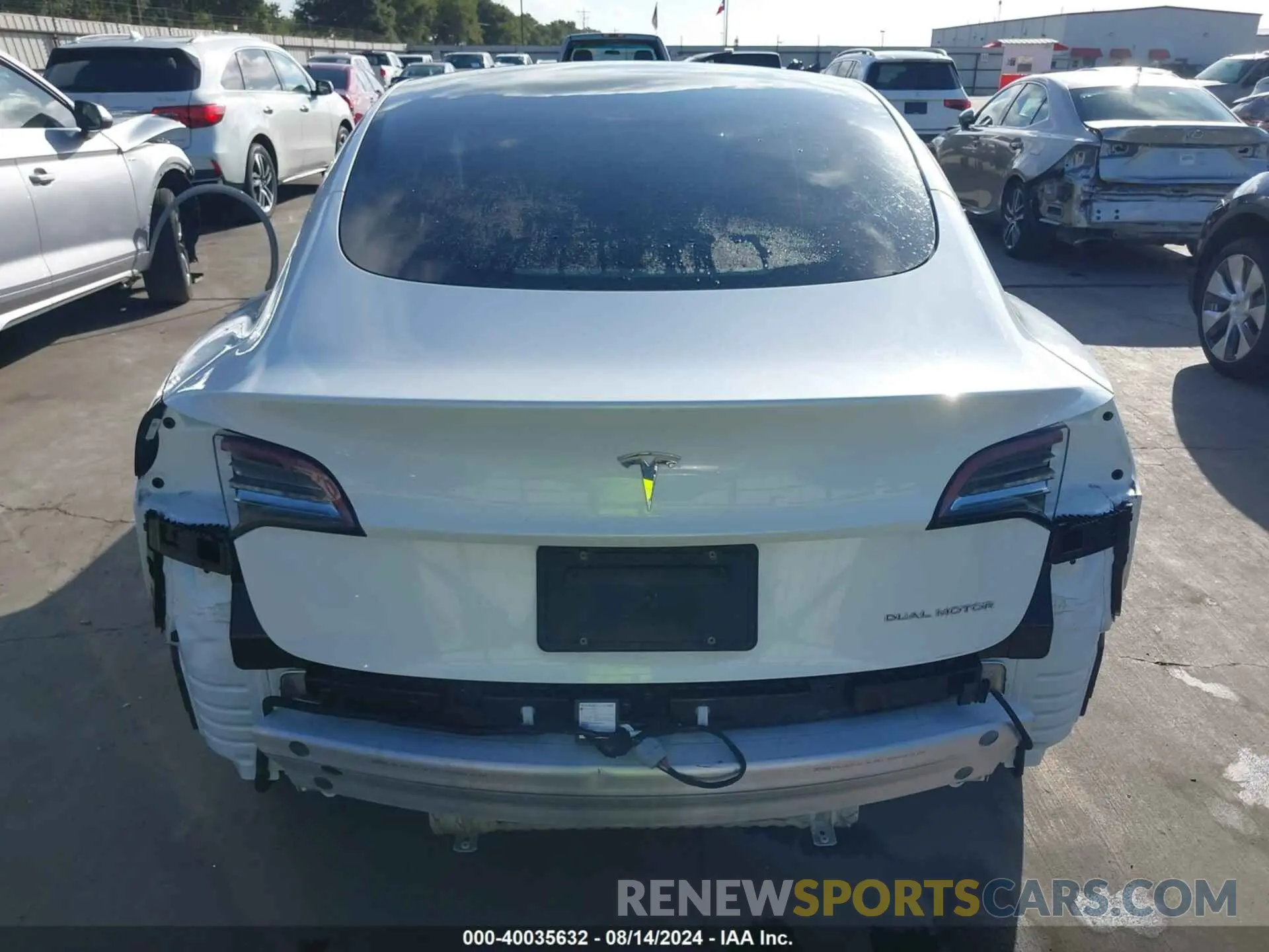17 Photograph of a damaged car 5YJ3E1EB0NF109291 TESLA MODEL 3 2022
