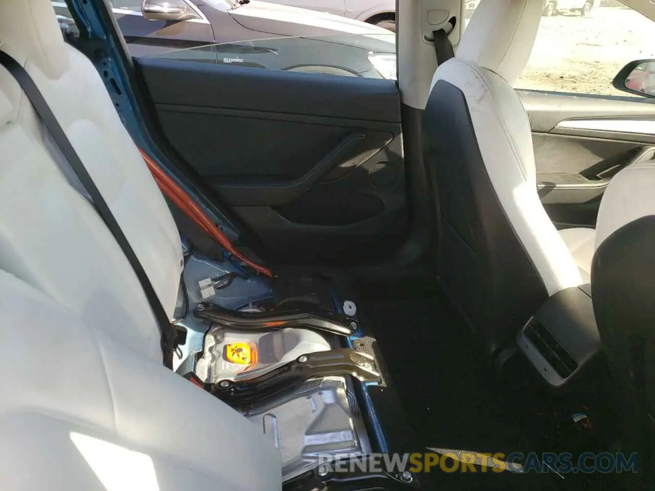 10 Photograph of a damaged car 5YJ3E1EB0NF115205 TESLA MODEL 3 2022