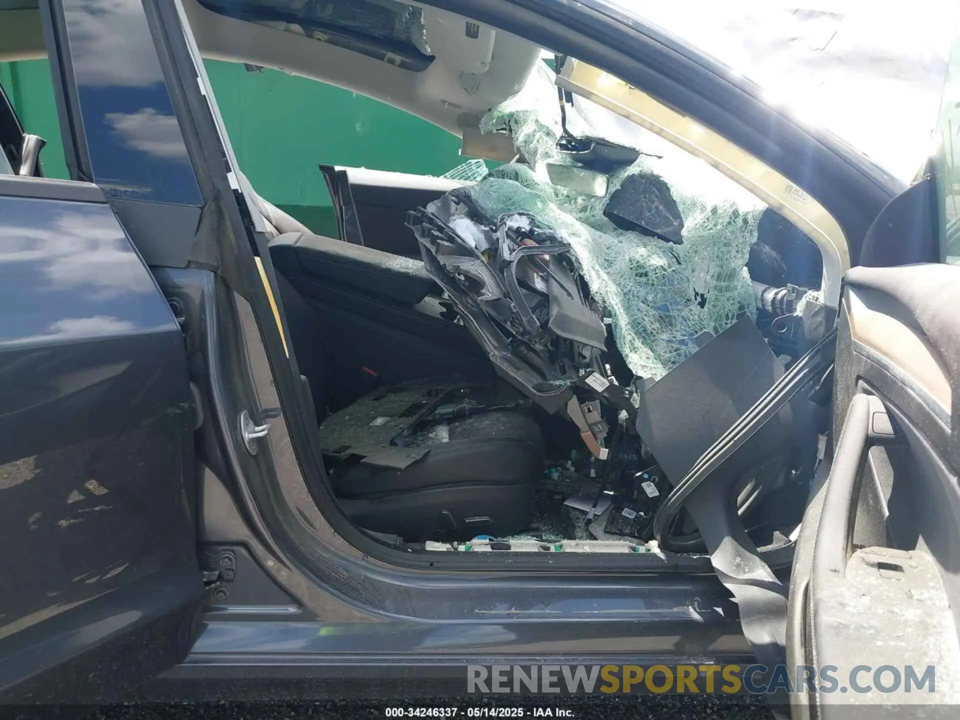 5 Photograph of a damaged car 5YJ3E1EB0NF124664 TESLA MODEL 3 2022