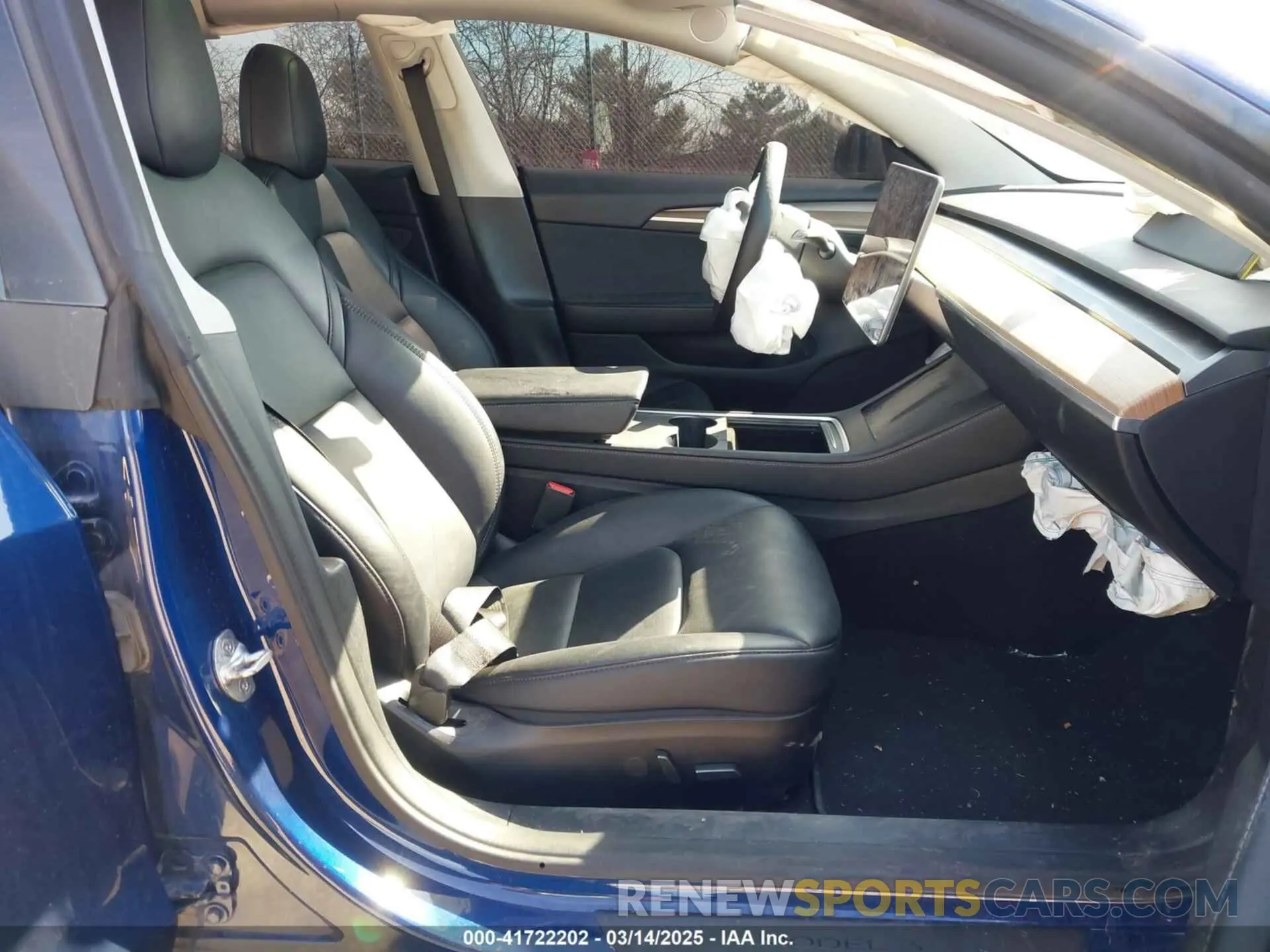5 Photograph of a damaged car 5YJ3E1EB0NF191717 TESLA MODEL 3 2022