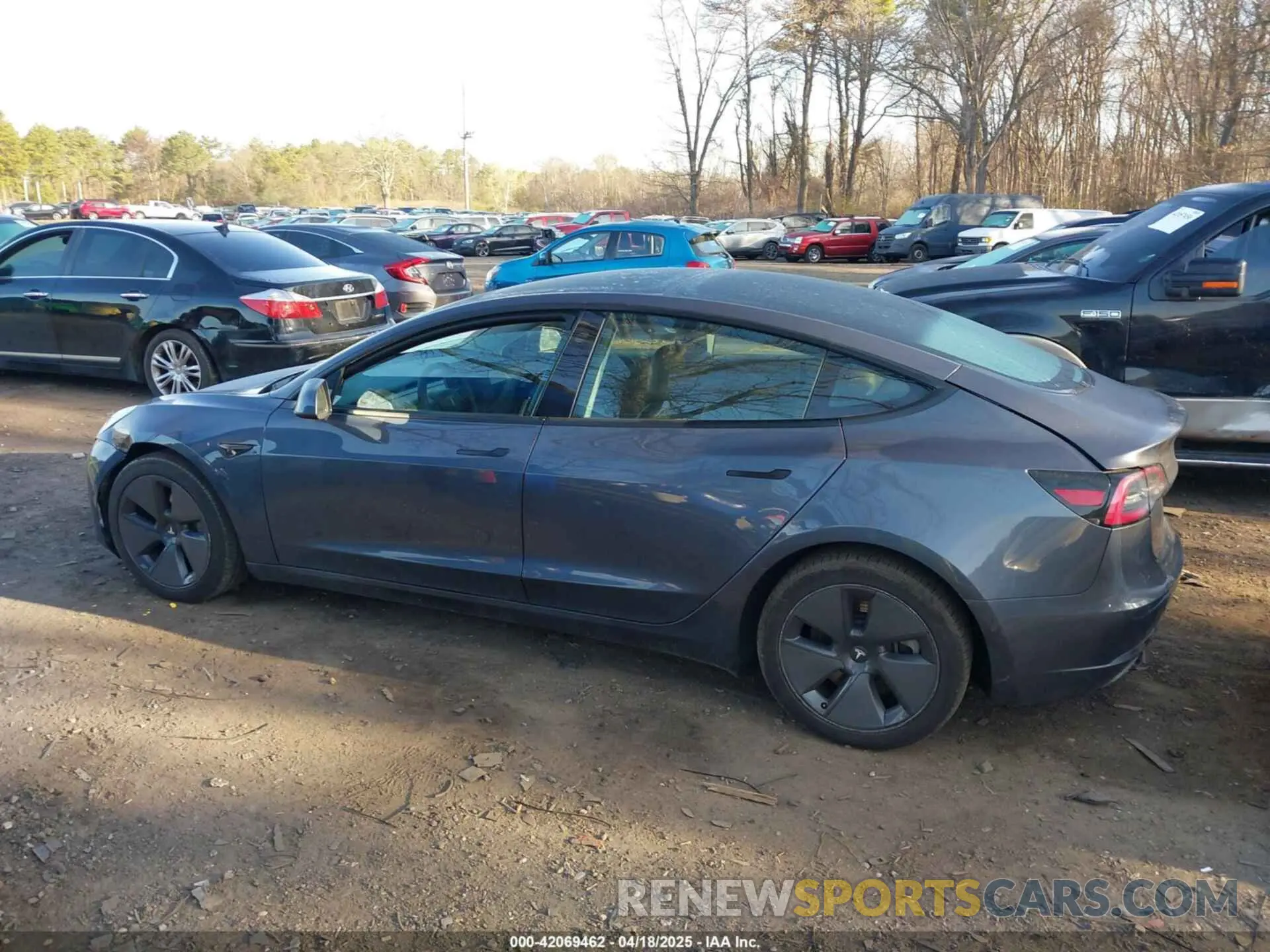 14 Photograph of a damaged car 5YJ3E1EB0NF243606 TESLA MODEL 3 2022