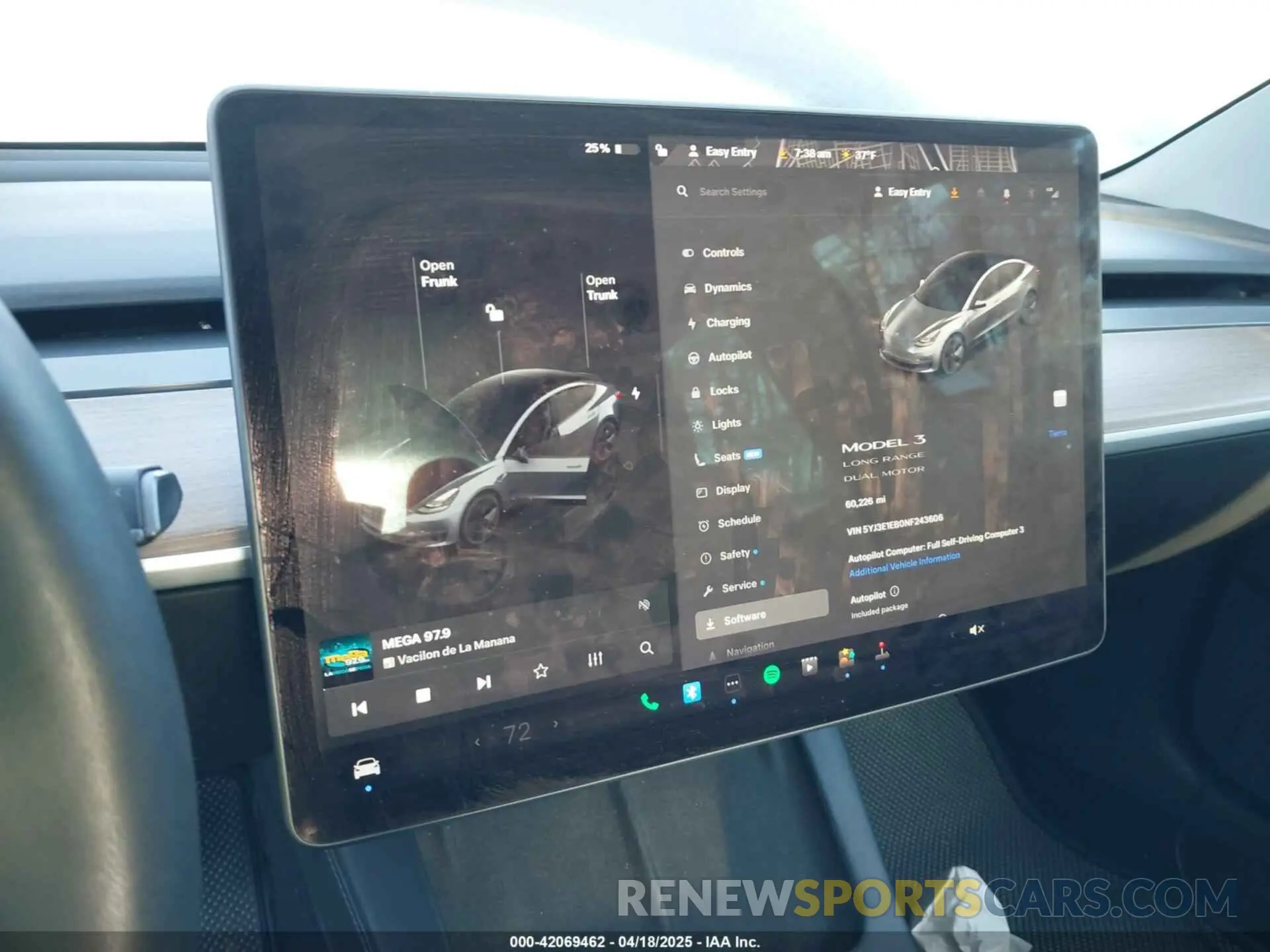 18 Photograph of a damaged car 5YJ3E1EB0NF243606 TESLA MODEL 3 2022