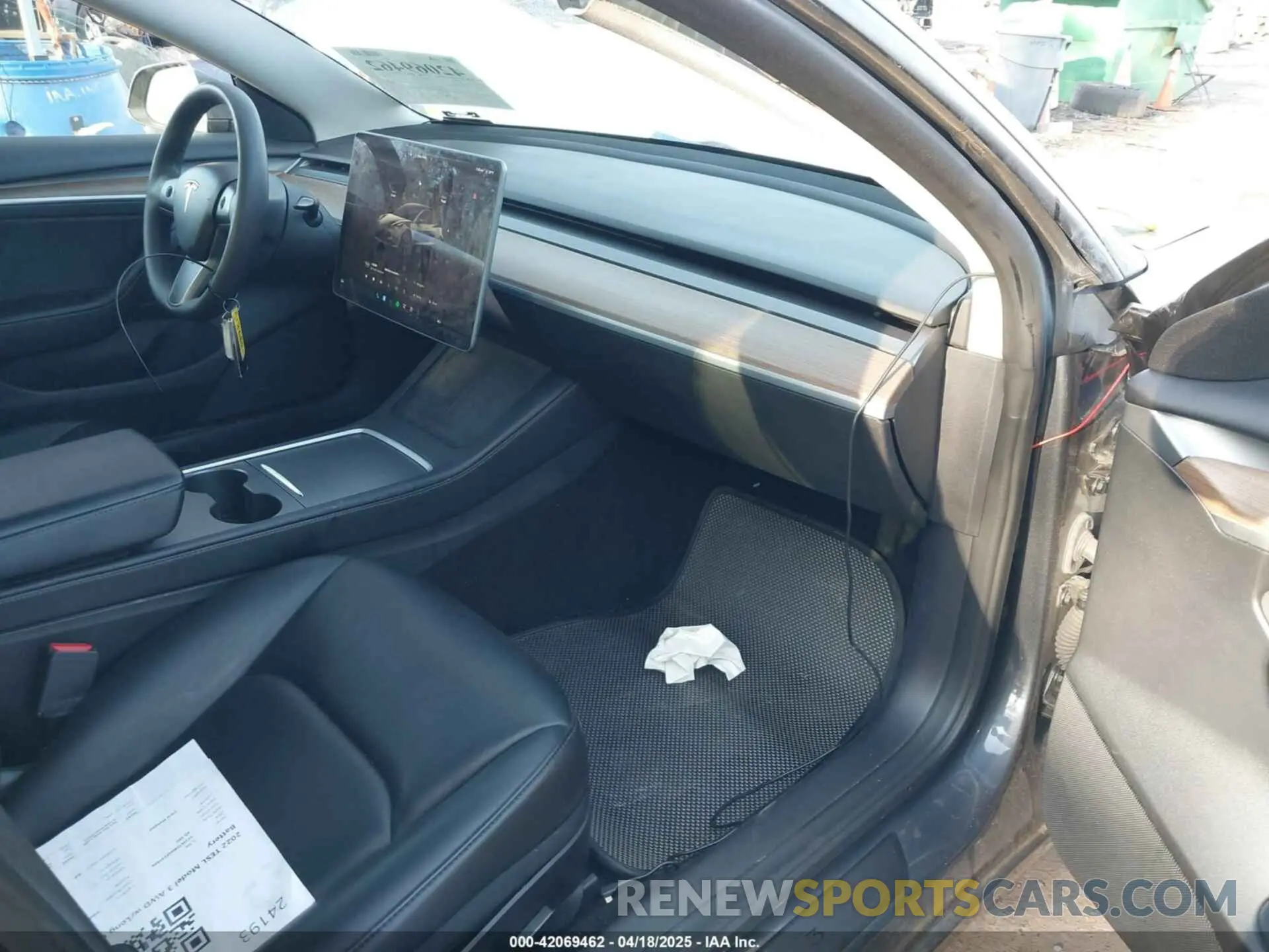 5 Photograph of a damaged car 5YJ3E1EB0NF243606 TESLA MODEL 3 2022