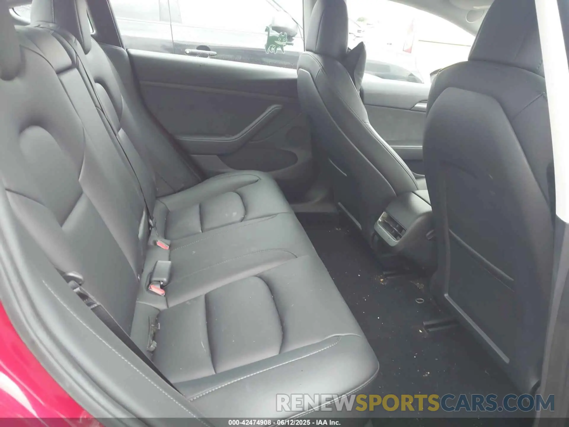 8 Photograph of a damaged car 5YJ3E1EB0NF260521 TESLA MODEL 3 2022