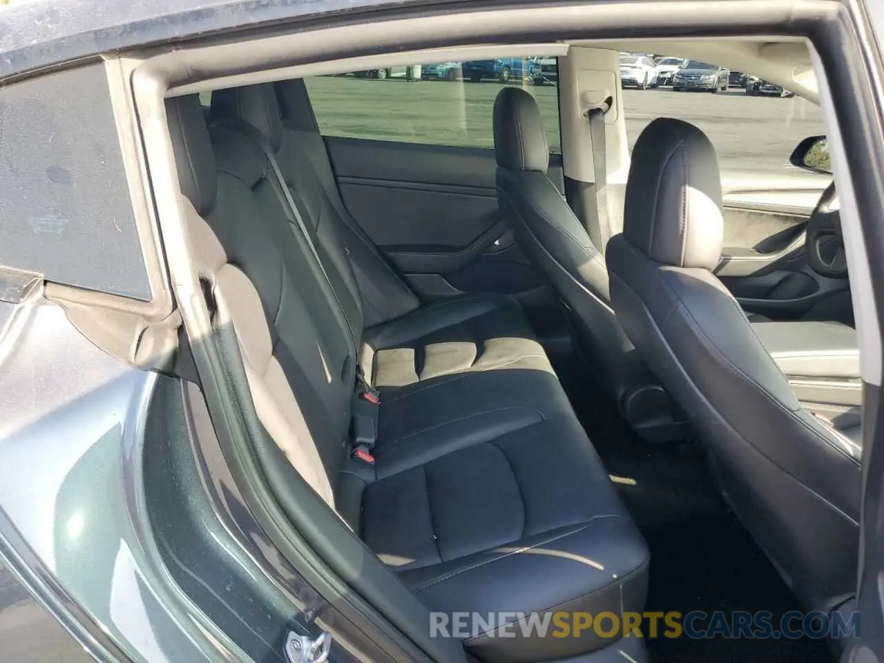 10 Photograph of a damaged car 5YJ3E1EB0NF261314 TESLA MODEL 3 2022