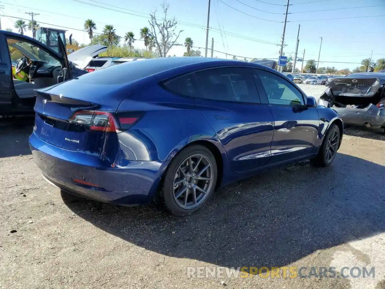 3 Photograph of a damaged car 5YJ3E1EB0NF262057 TESLA MODEL 3 2022