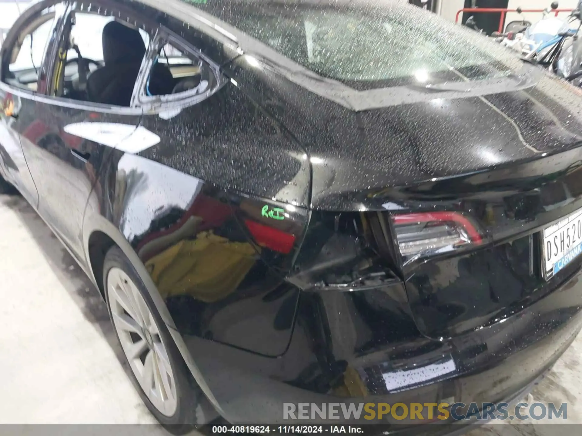6 Photograph of a damaged car 5YJ3E1EB0NF270692 TESLA MODEL 3 2022