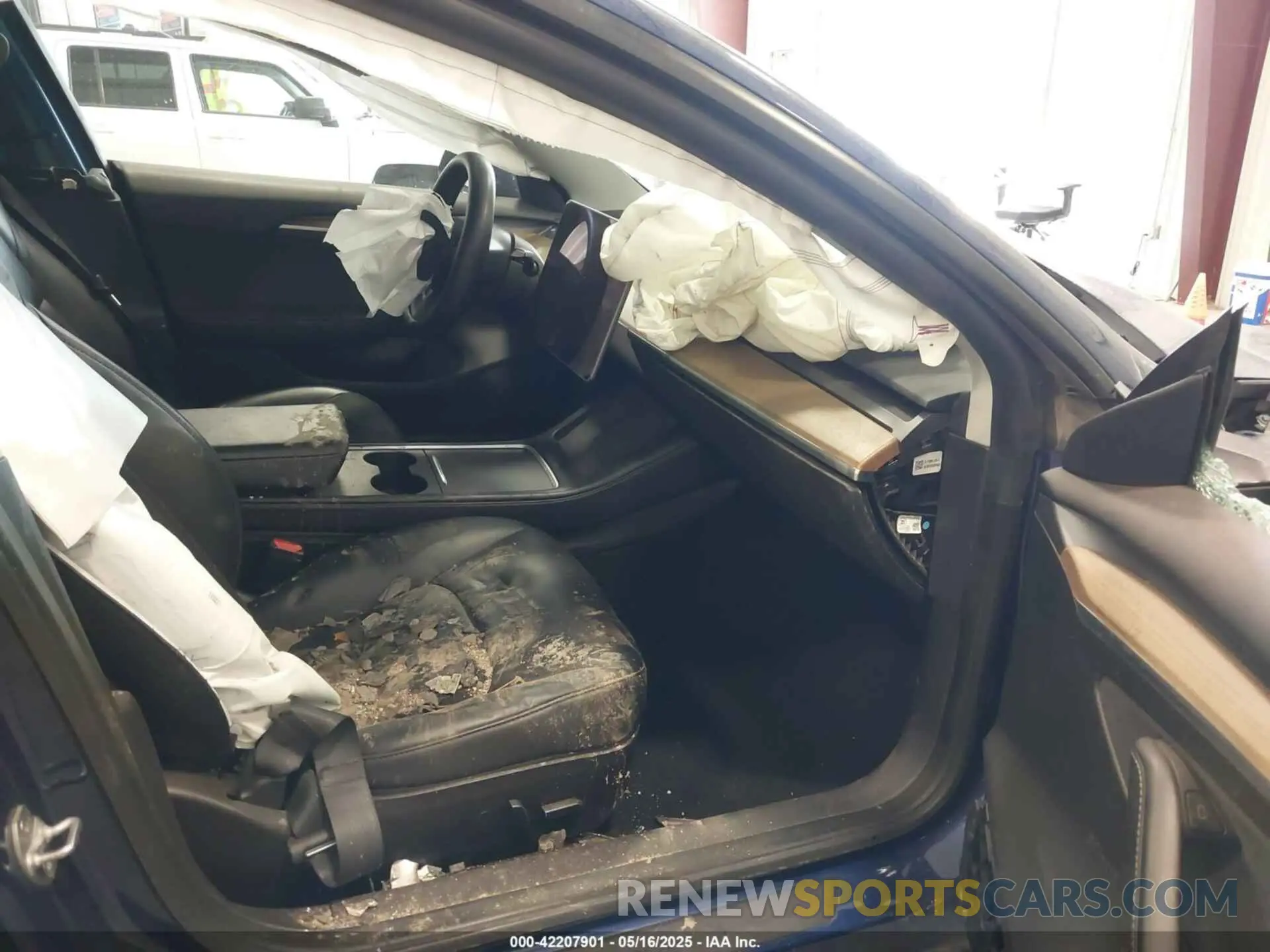 5 Photograph of a damaged car 5YJ3E1EB0NF274953 TESLA MODEL 3 2022