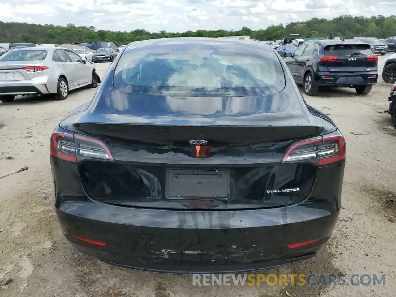 6 Photograph of a damaged car 5YJ3E1EB0NF286553 TESLA MODEL 3 2022