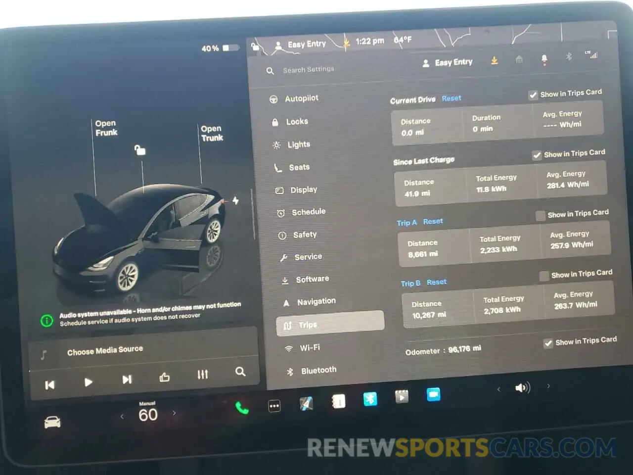 9 Photograph of a damaged car 5YJ3E1EB0NF304940 TESLA MODEL 3 2022