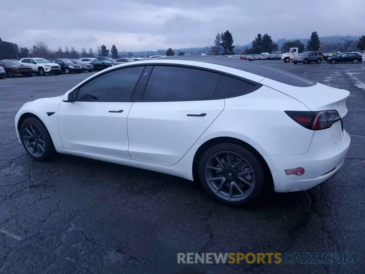 2 Photograph of a damaged car 5YJ3E1EB0NF306266 TESLA MODEL 3 2022