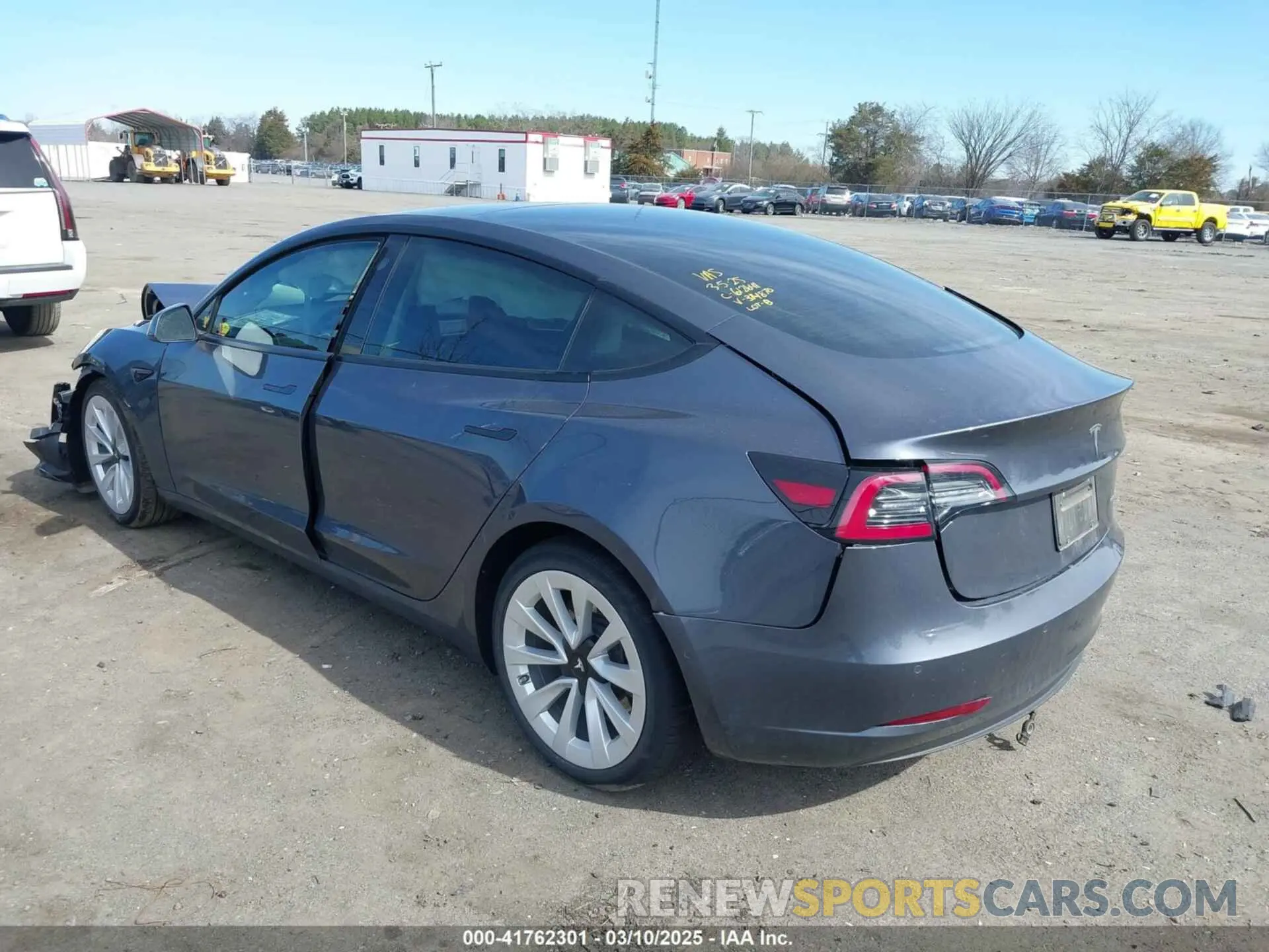 3 Photograph of a damaged car 5YJ3E1EB0NF314870 TESLA MODEL 3 2022