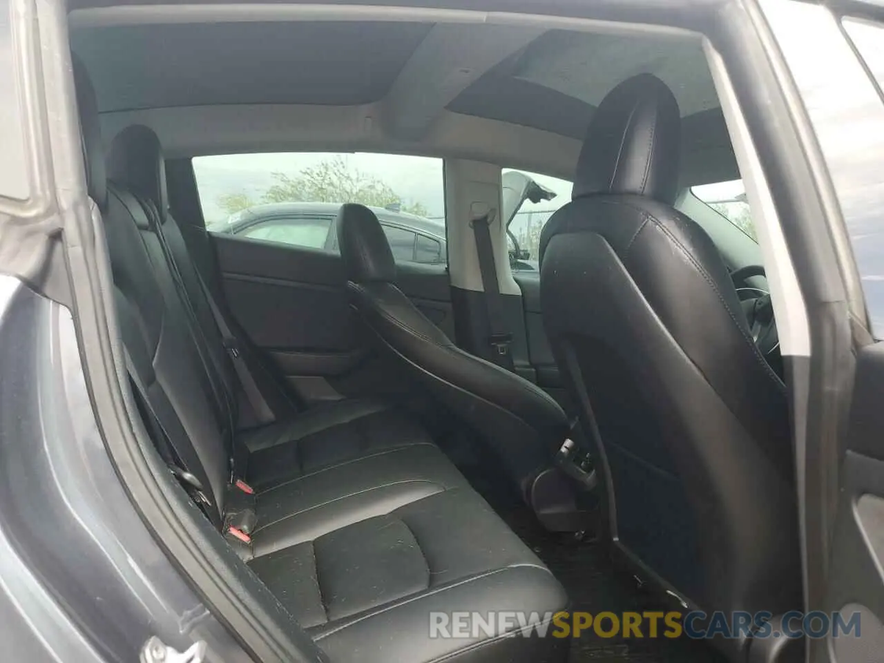 11 Photograph of a damaged car 5YJ3E1EB0NF329143 TESLA MODEL 3 2022