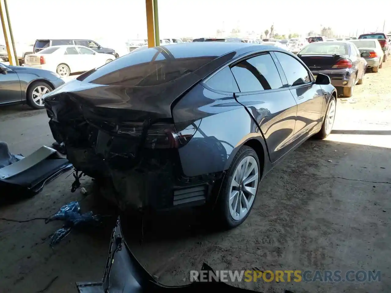 4 Photograph of a damaged car 5YJ3E1EB0NF342748 TESLA MODEL 3 2022