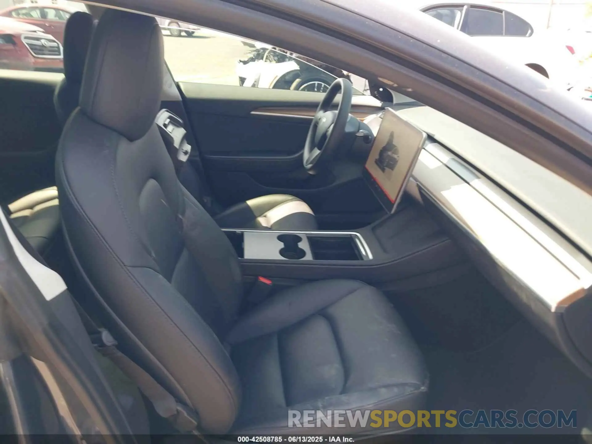 5 Photograph of a damaged car 5YJ3E1EB0NF358545 TESLA MODEL 3 2022