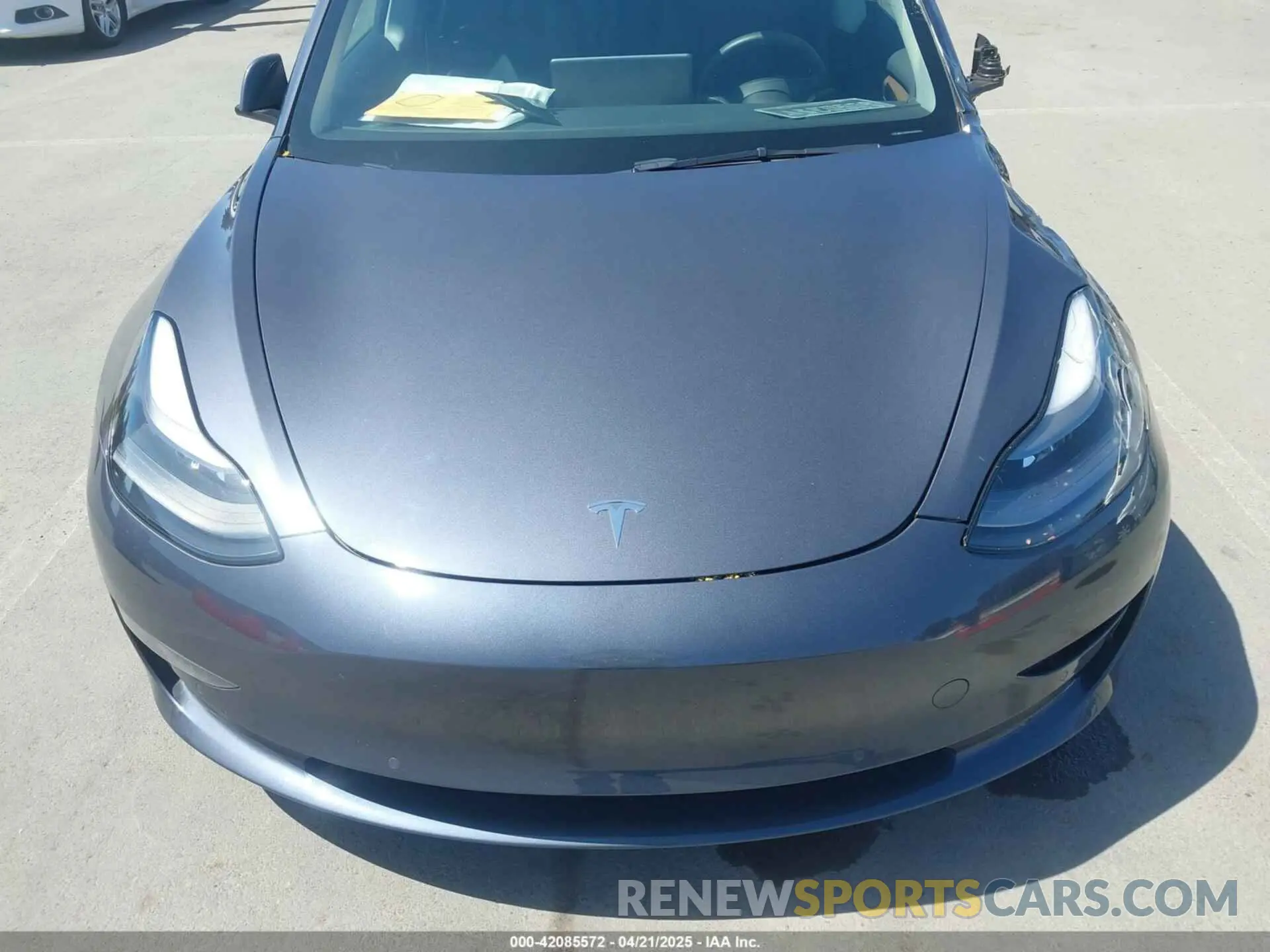 10 Photograph of a damaged car 5YJ3E1EB0NF364989 TESLA MODEL 3 2022