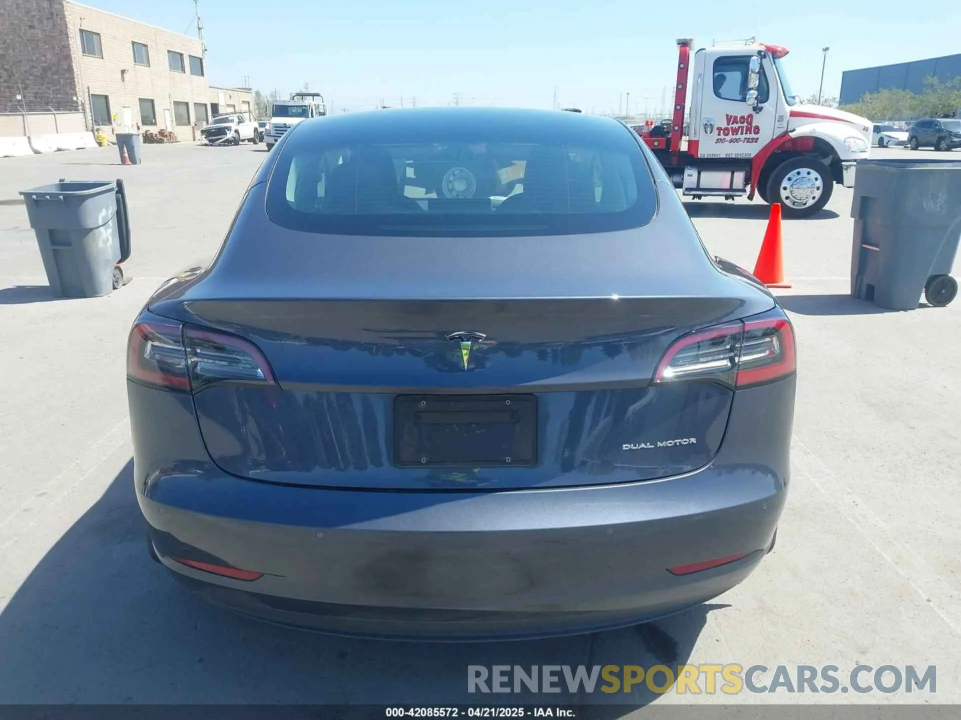 16 Photograph of a damaged car 5YJ3E1EB0NF364989 TESLA MODEL 3 2022