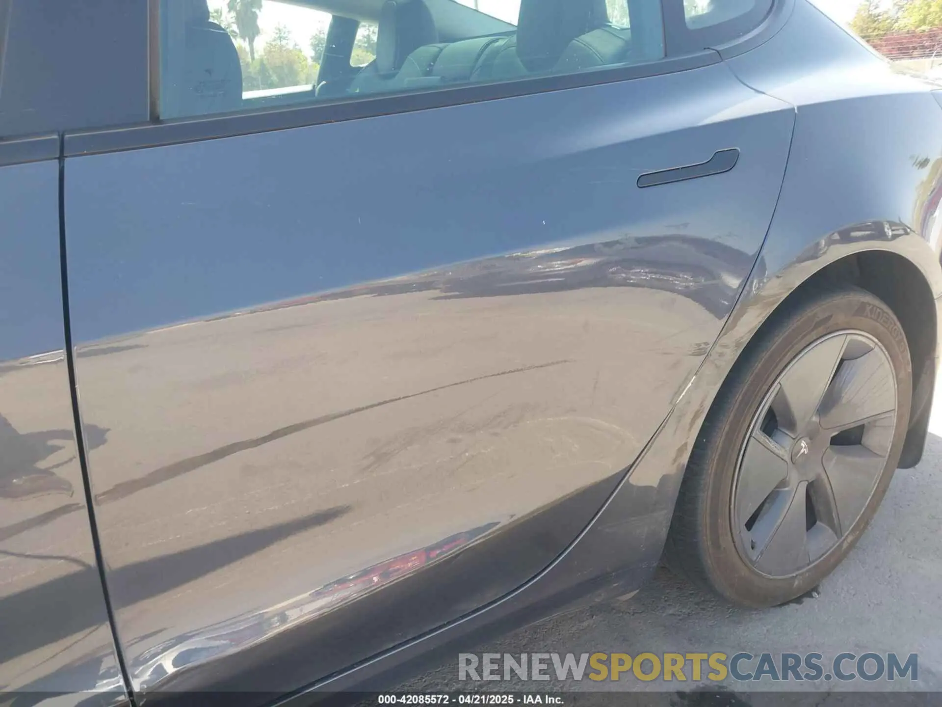 19 Photograph of a damaged car 5YJ3E1EB0NF364989 TESLA MODEL 3 2022