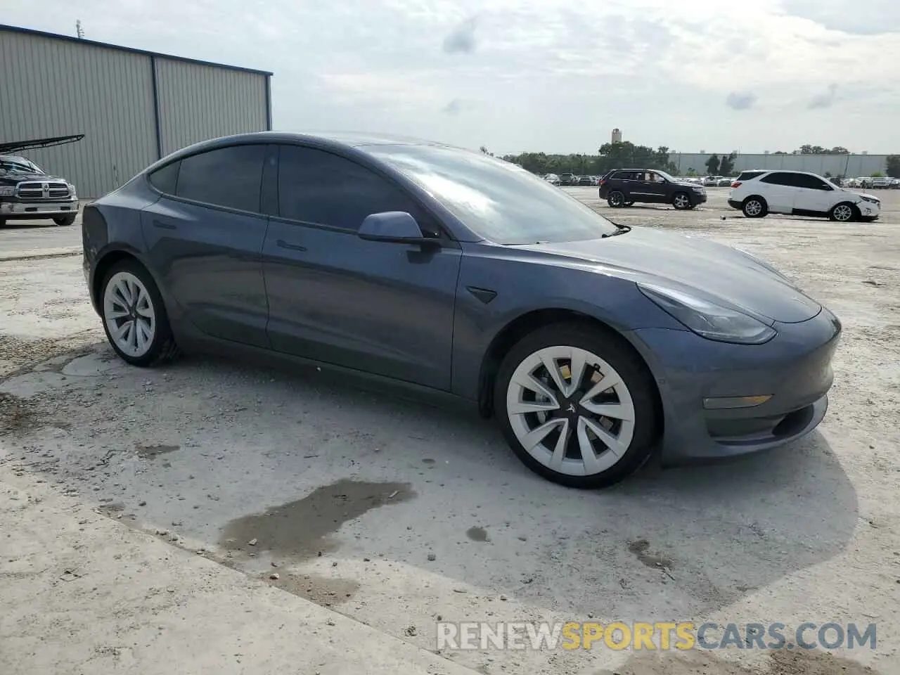 4 Photograph of a damaged car 5YJ3E1EB1NF105654 TESLA MODEL 3 2022