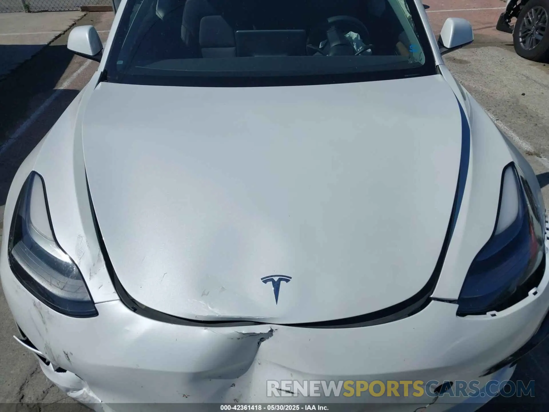 10 Photograph of a damaged car 5YJ3E1EB1NF106433 TESLA MODEL 3 2022