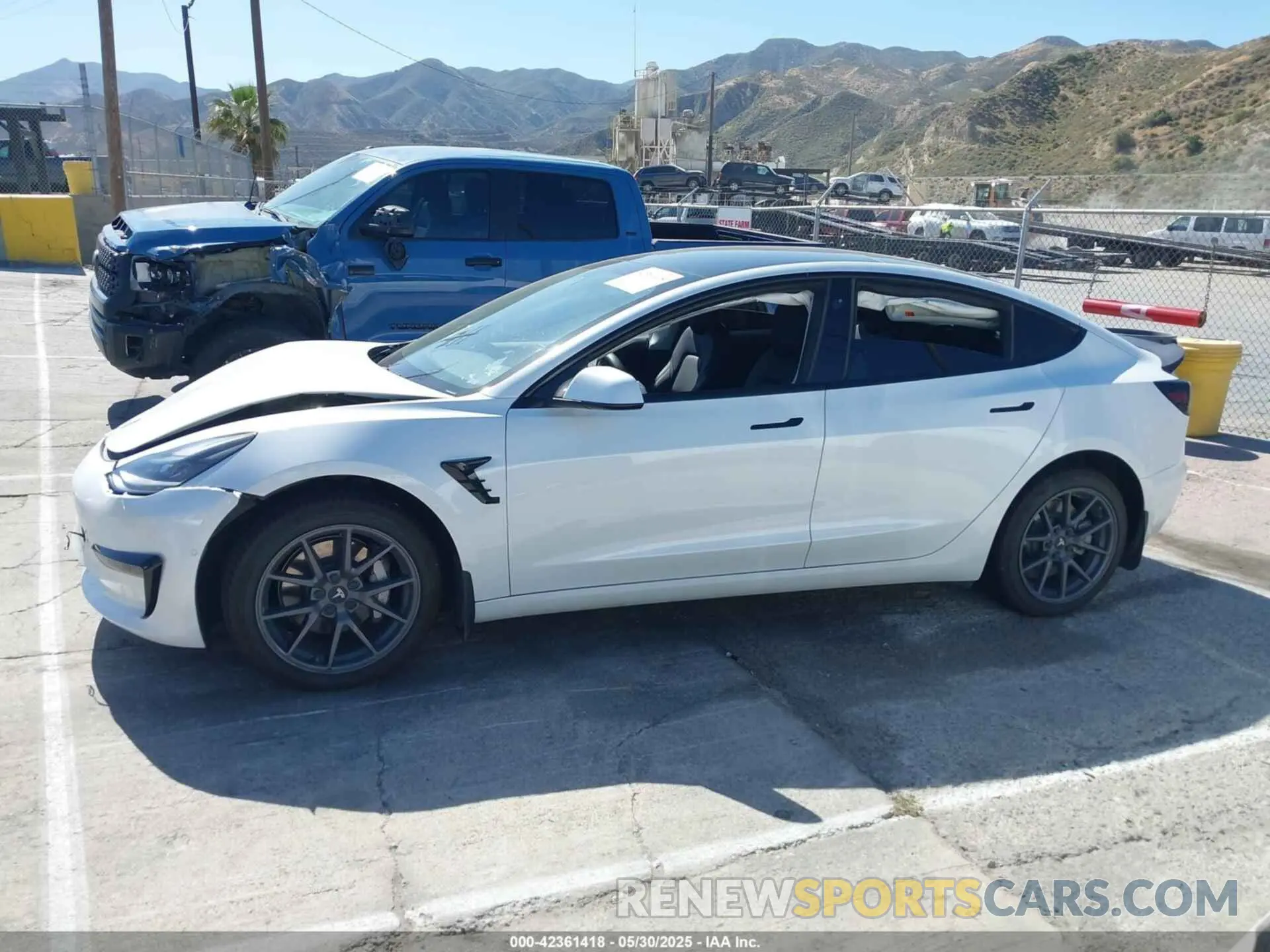 13 Photograph of a damaged car 5YJ3E1EB1NF106433 TESLA MODEL 3 2022