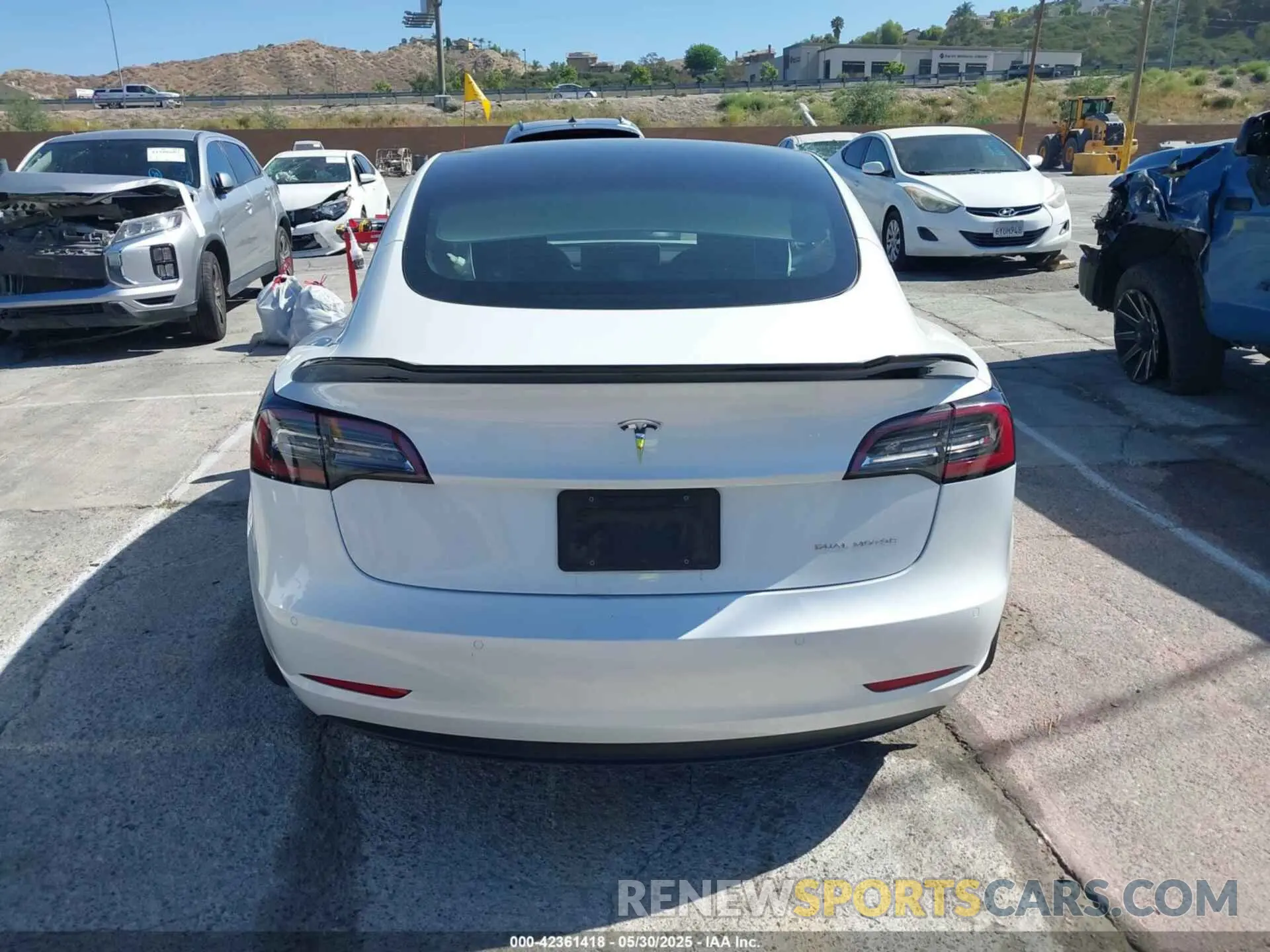 15 Photograph of a damaged car 5YJ3E1EB1NF106433 TESLA MODEL 3 2022
